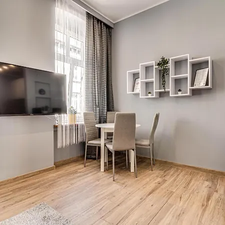 Rentplanet - Kniaziewicza Apartment